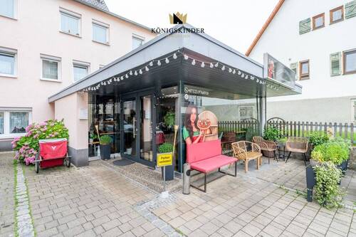 Willkommen in der Pizzeria - 9 Zimmer Mehrfamilienhaus, Wohnhaus zum Kaufen in Metzingen-Neuhausen