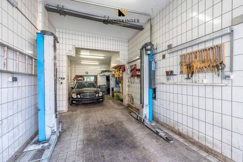 Werkstatt mit Hebebühne - 