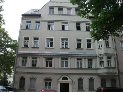 Hauseingang - 1 Zimmer Etagenwohnung zur Miete in Chemnitz