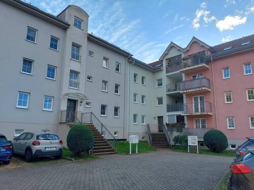 Rückansicht und Hof - 2 Zi-Whg. im 1.OG mit Balkon, SP möglich