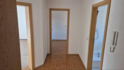 Flur - 2 Zimmer Etagenwohnung zur Miete in Weida