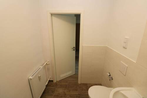 Beispiel Bad mit Wanne - 4 Zimmer Etagenwohnung in Freiberg