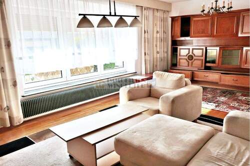 Ansicht - 6 Zimmer Doppelhaushälfte zum Kaufen in Regensburg