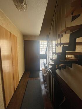 EG Eingang Treppe.jpg - 9 Zimmer Mehrfamilienhaus, Wohnhaus in Malsburg-Marzell