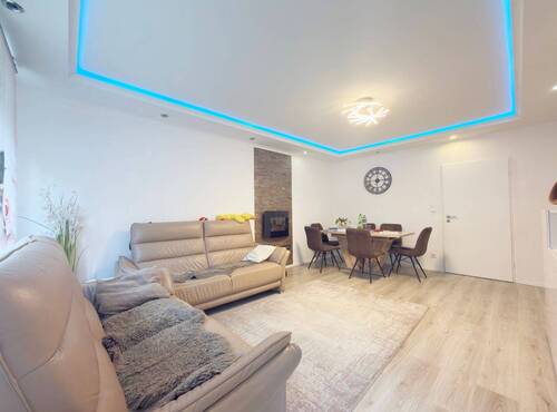 Wohnzimmer - 2 Zimmer Etagenwohnung zum Kaufen in Bremen