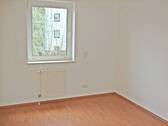 Schlafzimmer mit Laminat* - 