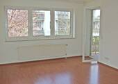 großes Wohnzimmerfenster* - 3 Zimmer Etagenwohnung in Schwerin