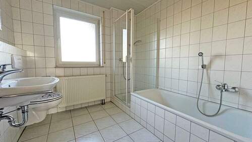 Bad - Etagenwohnung mit 85,00 m² in Hohenstein / Bernloch zum Kaufen