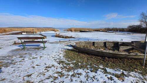 Kleiner Sportbootshafen für Hauseigentümer der Gemeinde.jpg - 