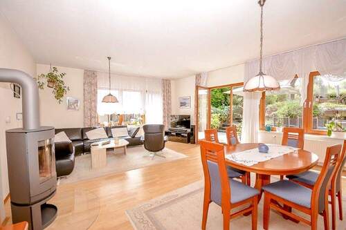 Wohnzimmer - 7 Zimmer Mehrfamilienhaus, Wohnhaus zum Kaufen in Bornheim