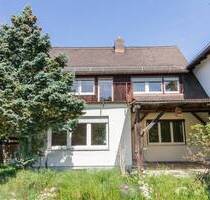 Landshut Nähe Zentrum: Doppelhaushälfte, Baujahr 1952, ca. 139 m² Wohnfläche, ca. 549 m² Grund