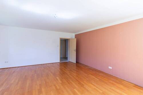 Wohnzimmer (2) - 5 Zimmer Einfamilienhaus in Landshut