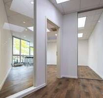 Helles Atelier-Büro in Düsseldorf-Heerdt - flexibel, möbliert & Konferenzraum