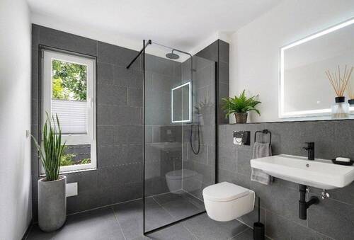 Badezimmer - Etagenwohnung mit 79,30 m&sup2; in München zum Kaufen