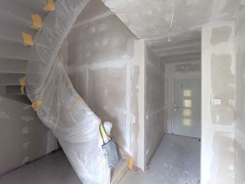 Flur und Treppe - 