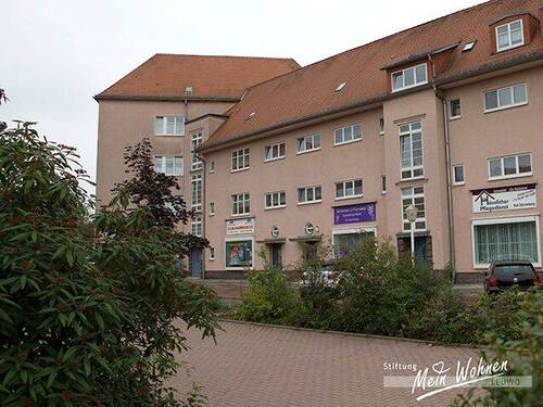 Vorderansicht Gebäude - 