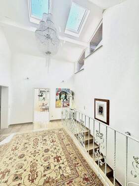 Bild 1 - Bestlage Geigersberg: Lichtdurchflutetes Haus mit großzügigem Garten in ruhiger Top-Lage.