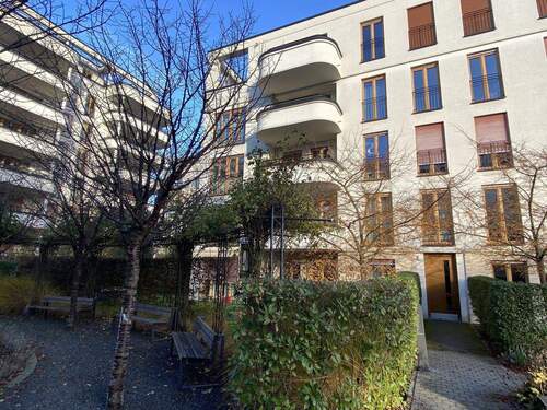 Hausansicht - 2 Zimmer Terrassenwohnung zum Kaufen in Frankfurt