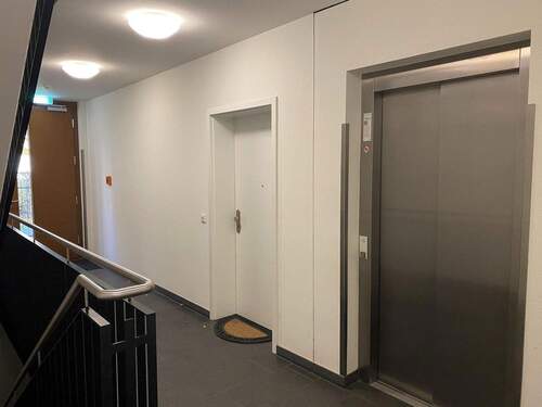 Aufzug - Terrassenwohnung mit 68,00 m&sup2; in Frankfurt zum Kaufen