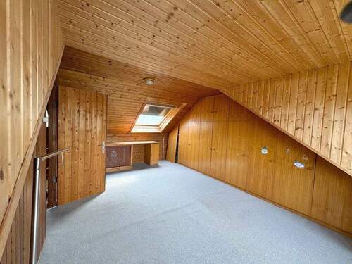 Großes ausgebautes dachstudio - 