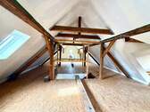 Dachboden 4 - 