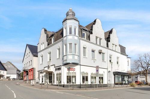 Außenansicht - Stadtbildprägendes saniertes Wohn- und Geschäftshaus im Herzen von Halver