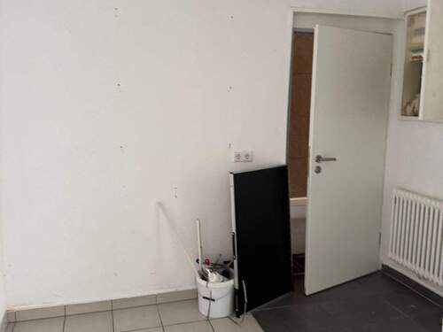 Seiteneingang im Treppenhaus - 