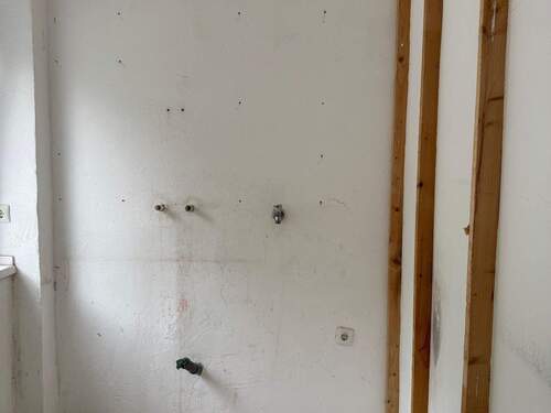 Hinterer Raum mit Trockenbauwänden - 