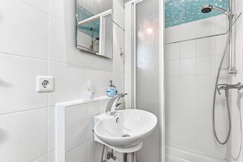 Gäste WC mit Dusche - 