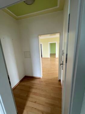 Diele, Zugang - 2 Zimmer Einfamilienhaus in Neuss