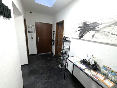 Flur - Etagenwohnung mit 83,00 m&sup2; in Fellbach zum Kaufen