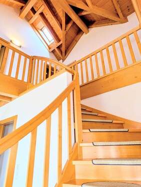 Treppe Wohnbereich ins OG - 