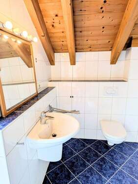 Kleines Bad im OG (en suite) - 