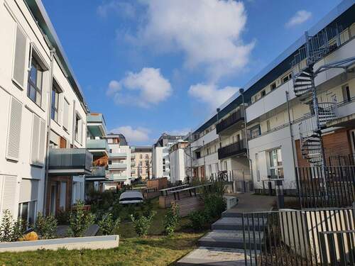 Anlage - Moderne und großzügige 2-Raum-Wohnung mit Balkon in zweiter Reihe sucht Sie als neuen Mieter !