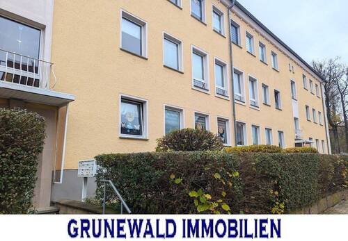 Ansichten - Neuer Angebotspreis! Bezugsfreie 2-Raum-Wohnung mit Einbauküche.