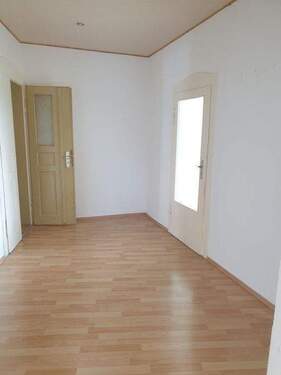 Flur - 3 Zimmer Etagenwohnung in Wilsdruff