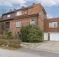 Gepflegtes 5-Zi.-Zuhause mit Garten, ausbaufähigem Gästehaus und Garage - Hamburg Bergedorf
