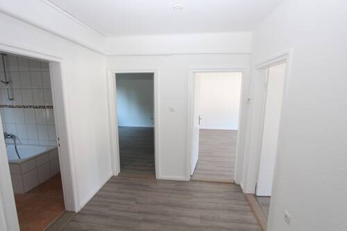 Diele - 1 Zimmer Mehrfamilienhaus, Wohnhaus in Bremen