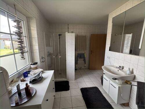 und Dusche - 