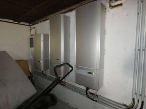 StallPhotovoltaikwechselrichter.JPG - 