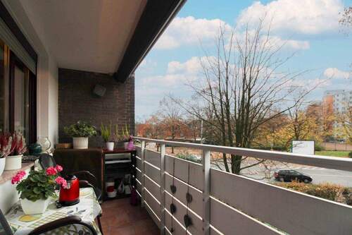 Ansicht Balkon - 2 Zimmer Einfamilienhaus zum Kaufen in Duisburg