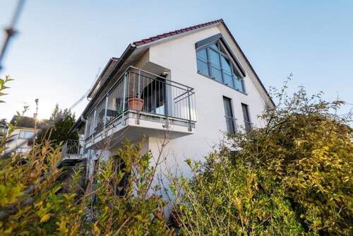 Hausansicht seitlich - Doppelhaushälfte mit 206,60 m&sup2; in Konstanz zur Miete