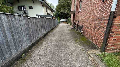 Zufahrt - Mehrfamilienhaus, Wohnhaus mit 420,00 m&sup2; in Hamburg zum Kaufen