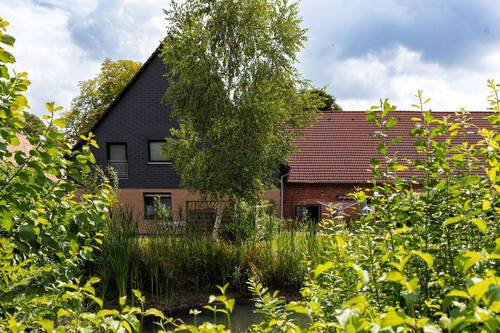 Hasuansicht - Mehrfamilienhaus, Wohnhaus mit 405,00 m² in Wunstorf zum Kaufen
