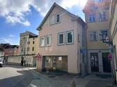 Straßenansicht - 9 Zimmer Mehrfamilienhaus, Wohnhaus zum Kaufen in Coburg