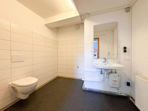 WC Gewerbe - Mehrfamilienhaus, Wohnhaus mit 116,00 m² in Coburg zum Kaufen