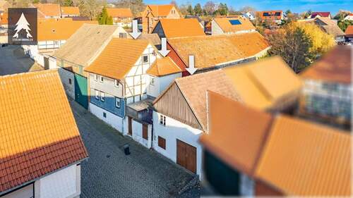 Luftbild - 4 Zimmer Mehrfamilienhaus, Wohnhaus in Aspenstedt