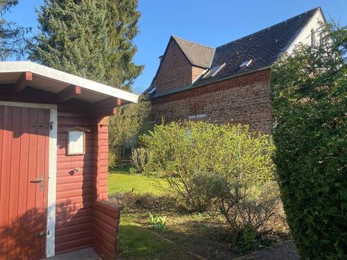 Garten - 1 Zimmer Mehrfamilienhaus, Wohnhaus in Hadamar