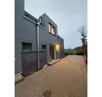 Exklusive Architekten-Doppelhaushälfte zu vermieten in Prisdorf Nähe Hamburg