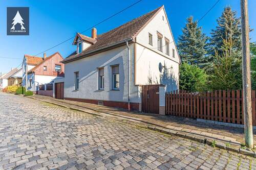 Haus - 5 Zimmer Einfamilienhaus zum Kaufen in Helbra